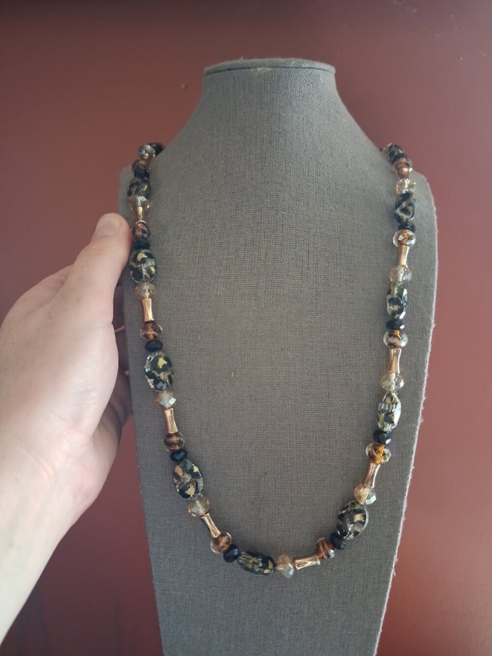 34 inch C1946 Beaded necklace